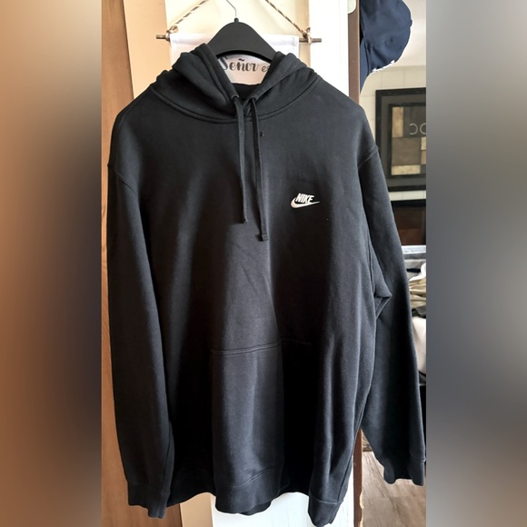 Nike sweater - Picture 1 of 3